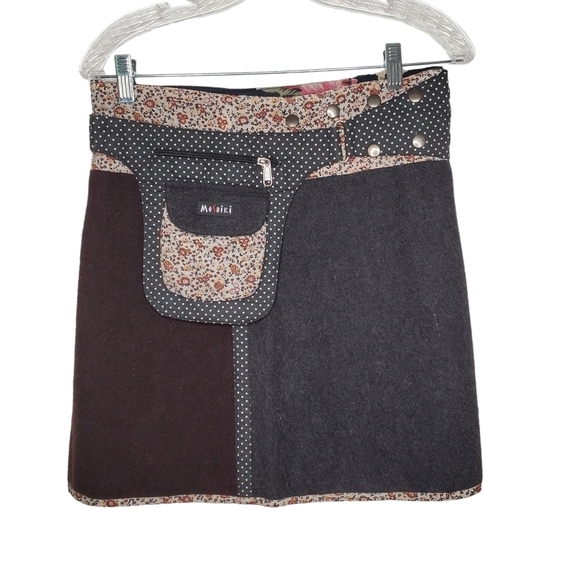 Moshiki Reversible Wrap Wool Mini Skirt, Floral Snap Waist Size Medium - Picture 1 of 7